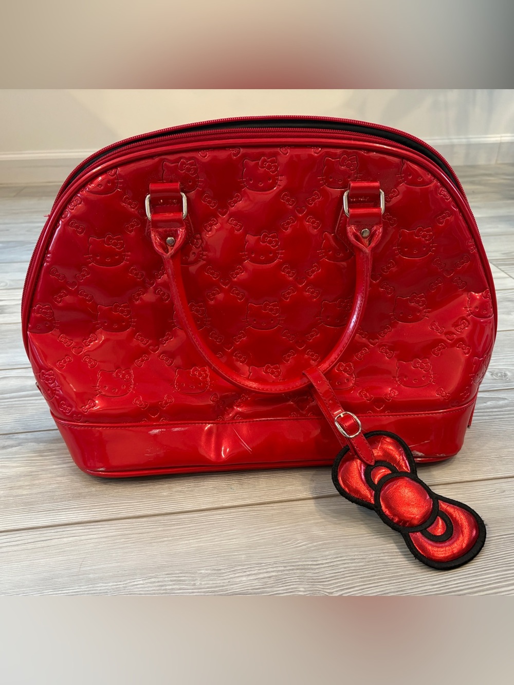 Vintage Sanrio Hello Kitty Red Patent Dome Bowler Bag Faux Leather Satchel 2010